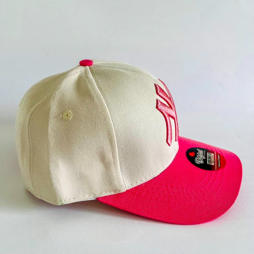 New York Yankees Pink Snapback Cap โ Adjustable Flat Brim Unisex Streetwear Hat - Picture 3 of 3